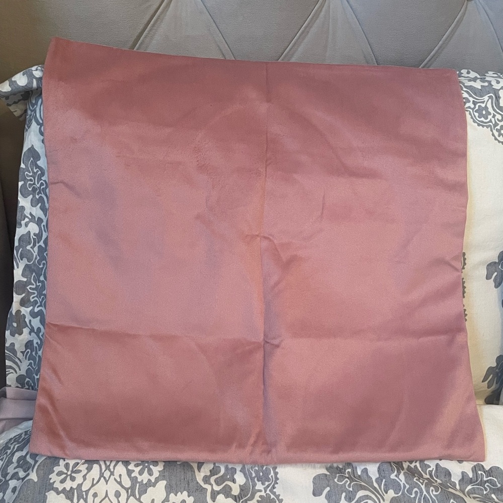 Ghost Pillow Cover - Picture 4 of 4